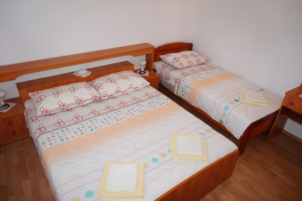 Apartments Ivona Lumbarda Rom bilde