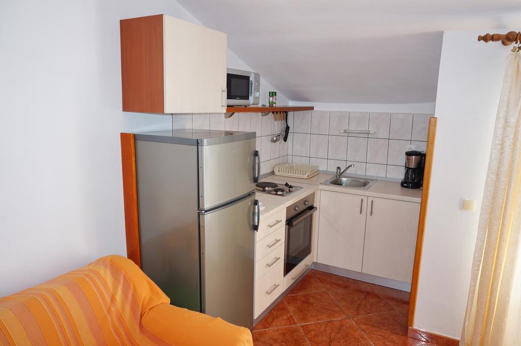 Apartments Ivona Lumbarda Rom bilde
