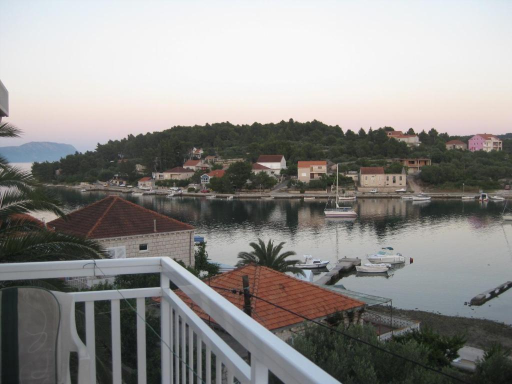 Apartments Ivona Lumbarda Rom bilde